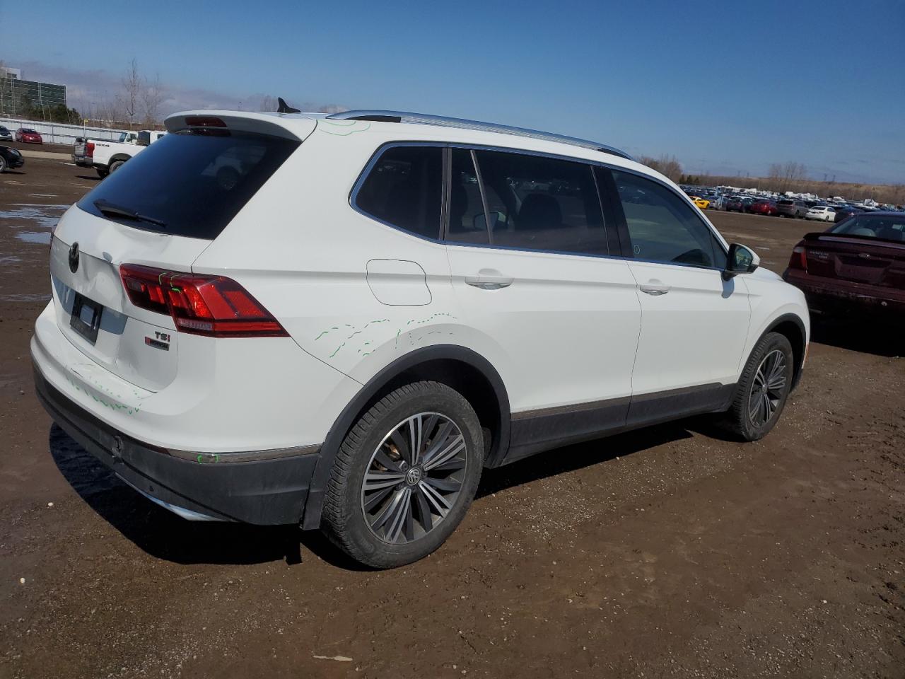 3VV4B7AX5JM007090  volkswagen tiguan 2017 IMG 2