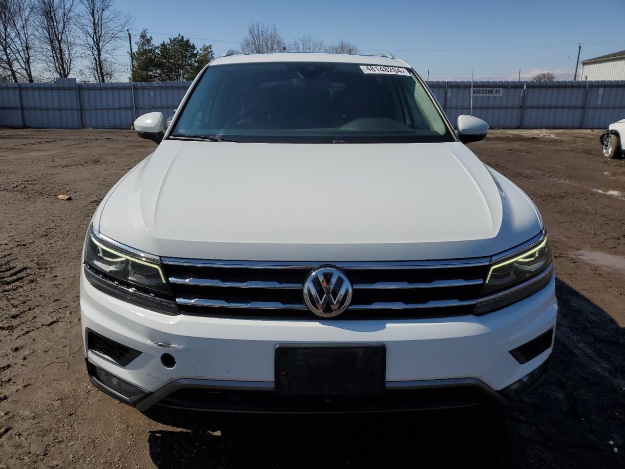 3VV4B7AX5JM007090  volkswagen tiguan 2017 IMG 4