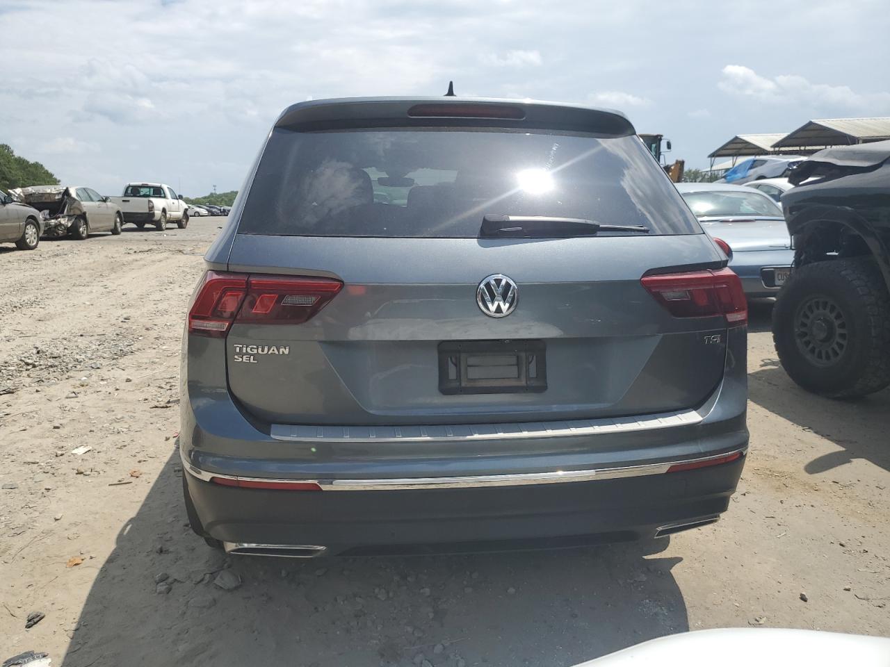 3VV5B7AX8JM085061  volkswagen tiguan 2017 IMG 5