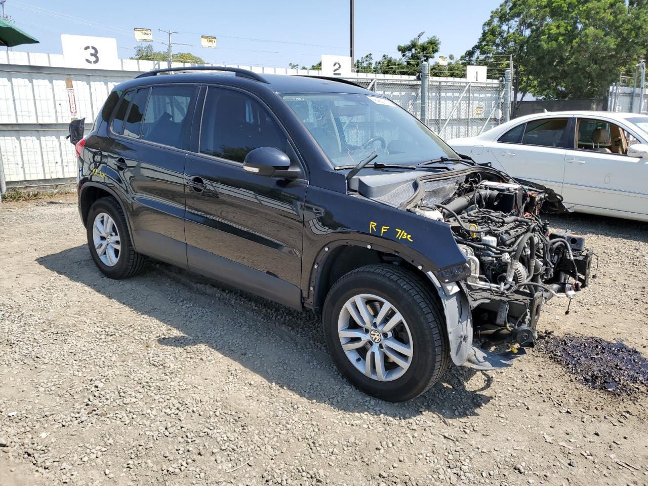 WVGAV7AX8HK004433  volkswagen tiguan 2017 IMG 3