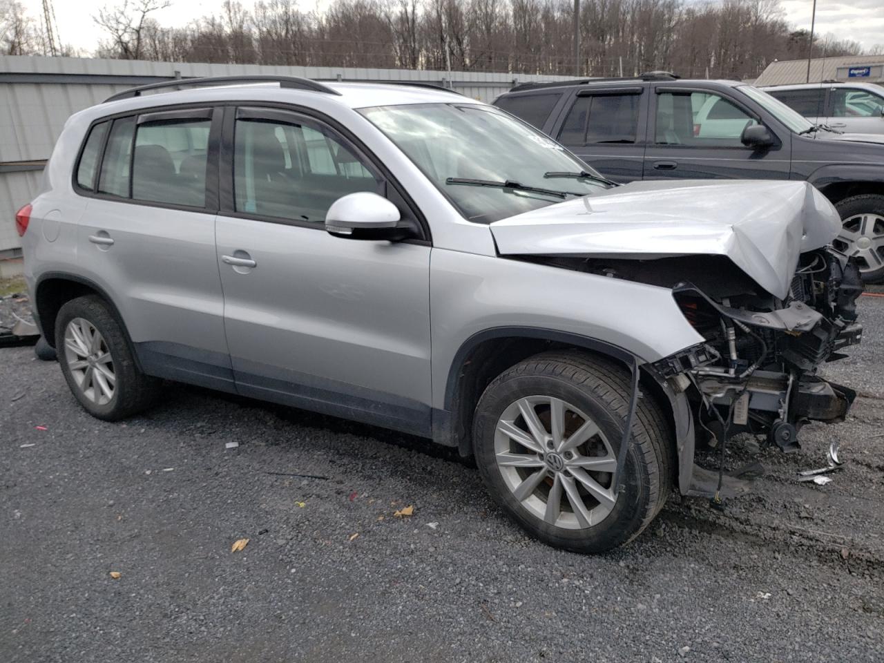 WVGBV7AX6HK043302  volkswagen tiguan 2017 IMG 3