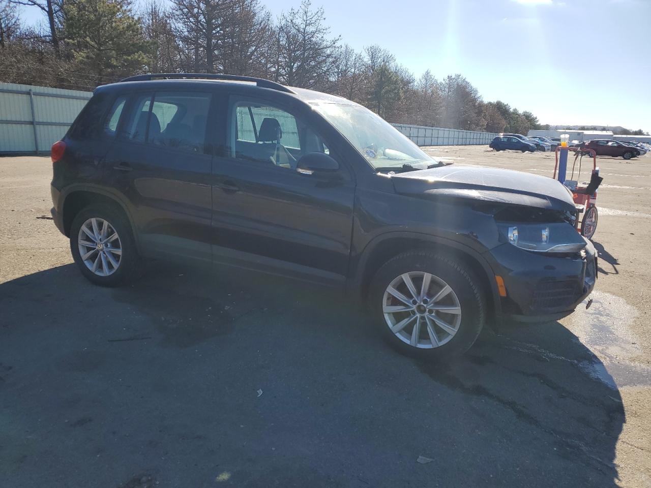 WVGBV7AX7HK043745  volkswagen tiguan 2017 IMG 3