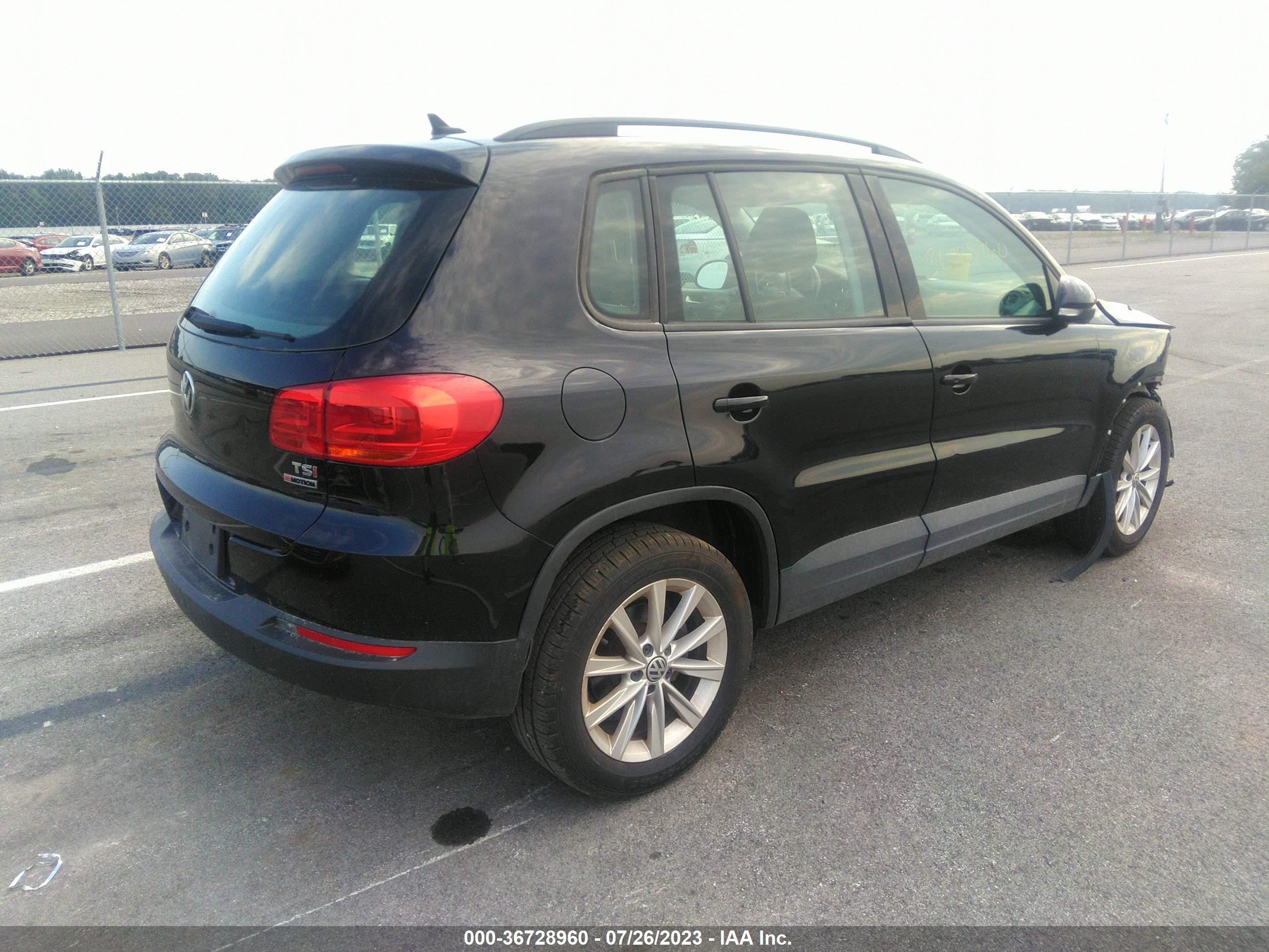 WVGBV7AX8HK053104  volkswagen tiguan 2017 IMG 3