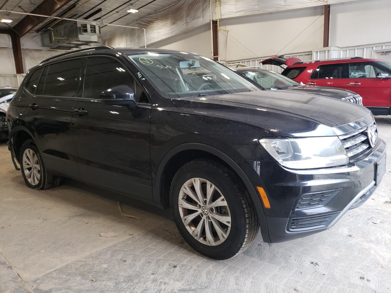 3VV0B7AX5JM119970  volkswagen tiguan 2018 IMG 3