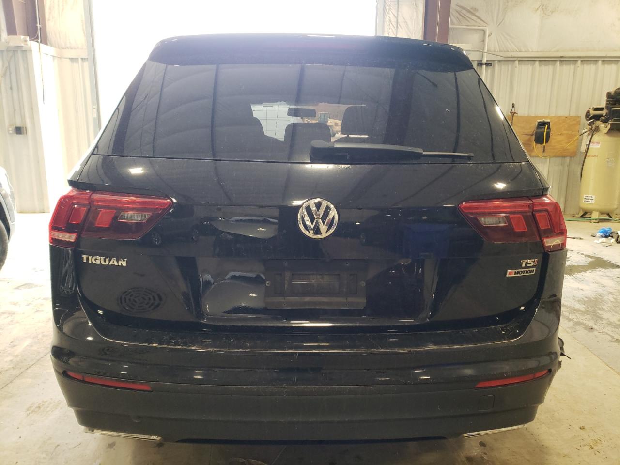 3VV0B7AX5JM119970  volkswagen tiguan 2018 IMG 5