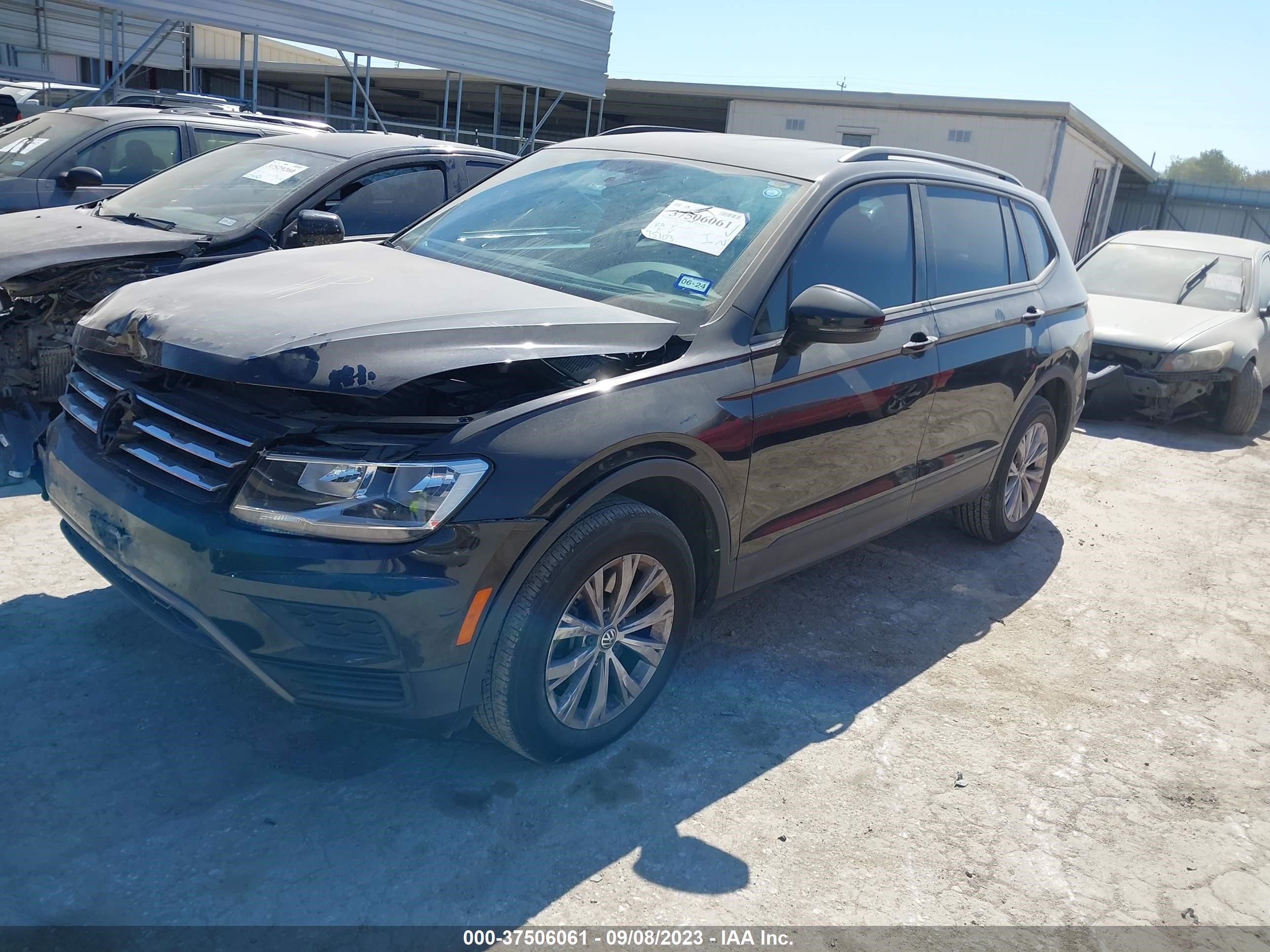 3VV1B7AX1JM115127  volkswagen tiguan 2018 IMG 1