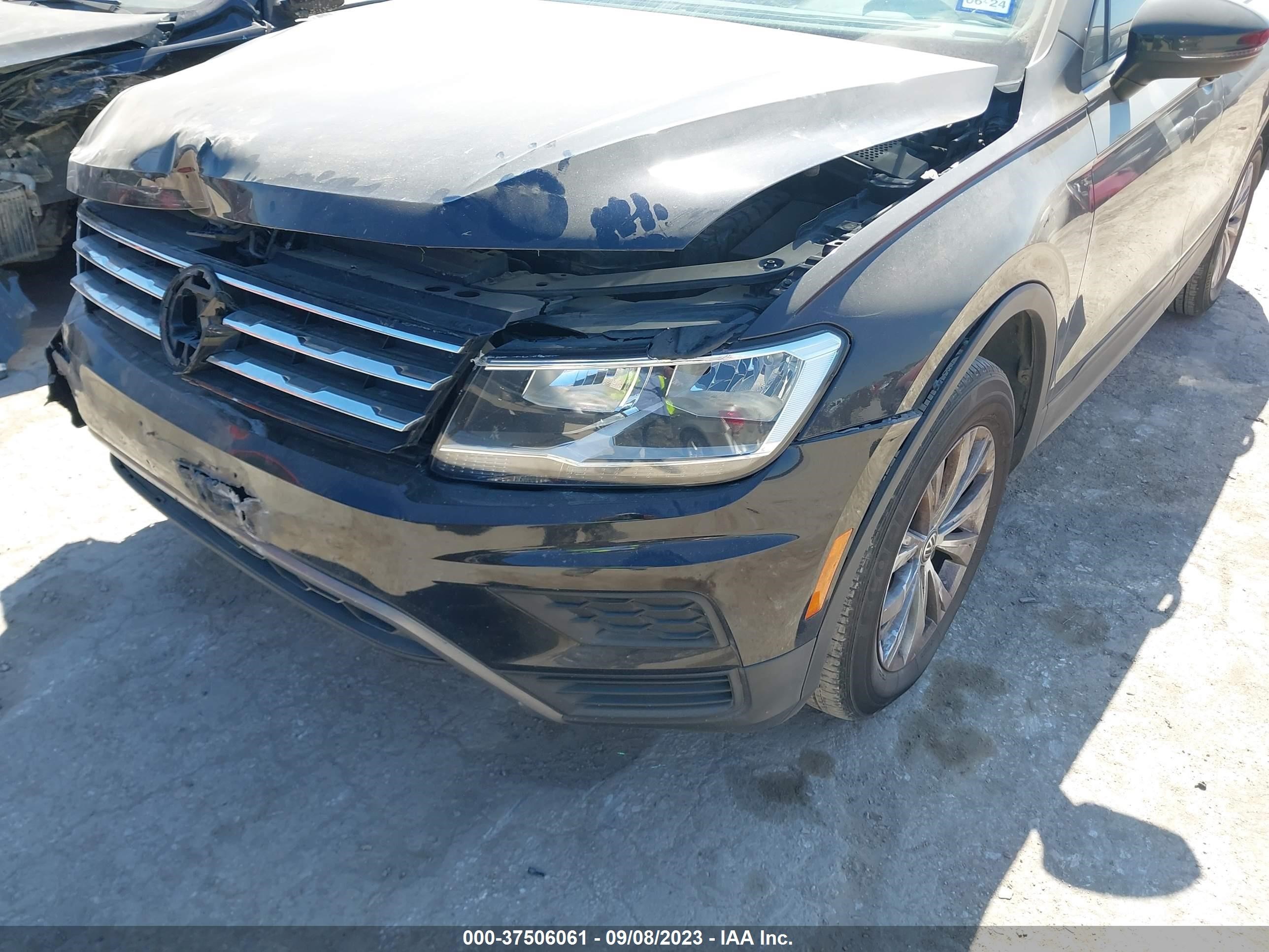 3VV1B7AX1JM115127  volkswagen tiguan 2018 IMG 5