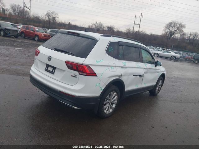 3VV2B7AX0JM115060  volkswagen tiguan 2018 IMG 3