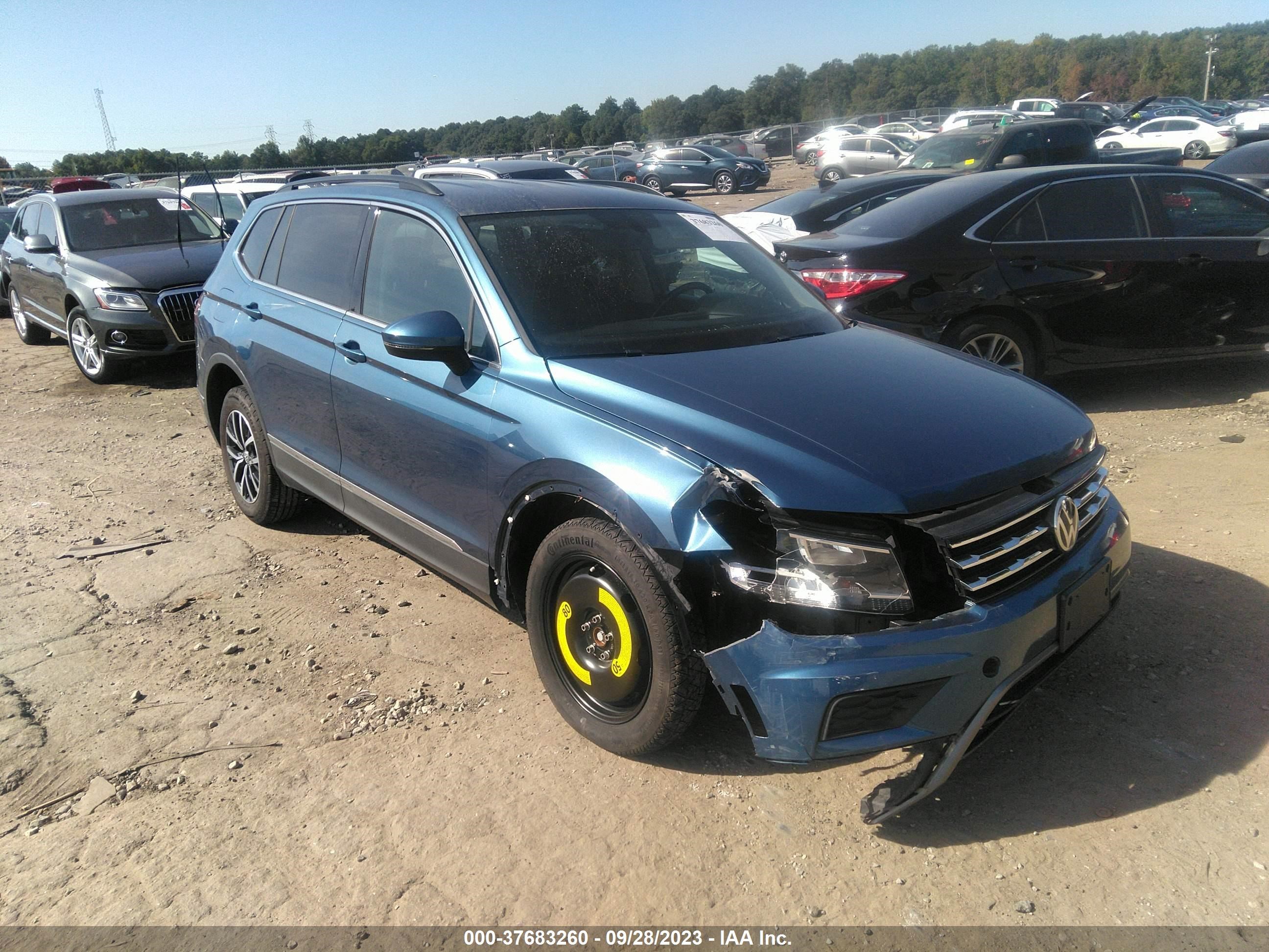 3VV2B7AX2JM139960  volkswagen tiguan 2018 IMG 0