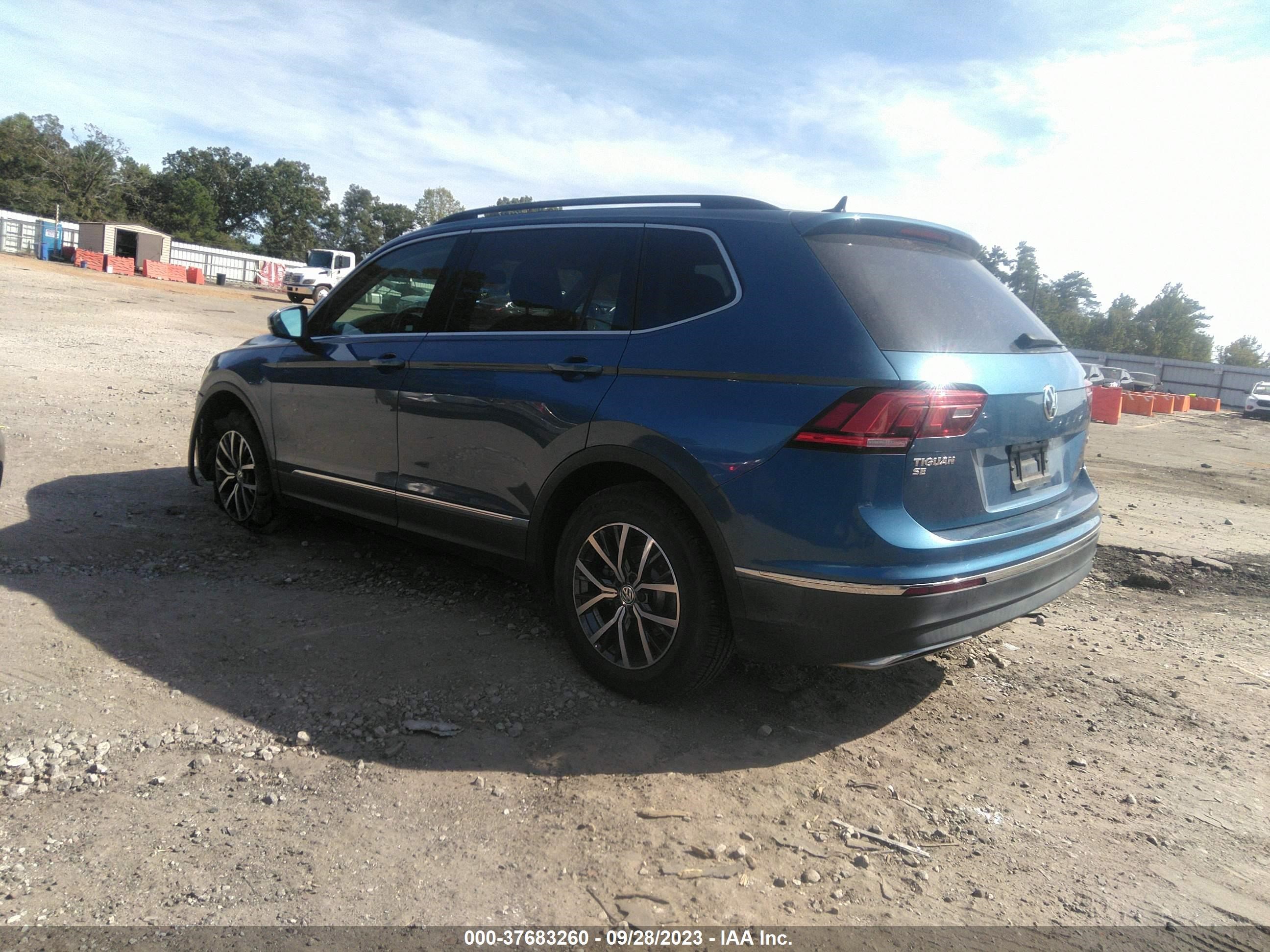 3VV2B7AX2JM139960  volkswagen tiguan 2018 IMG 2