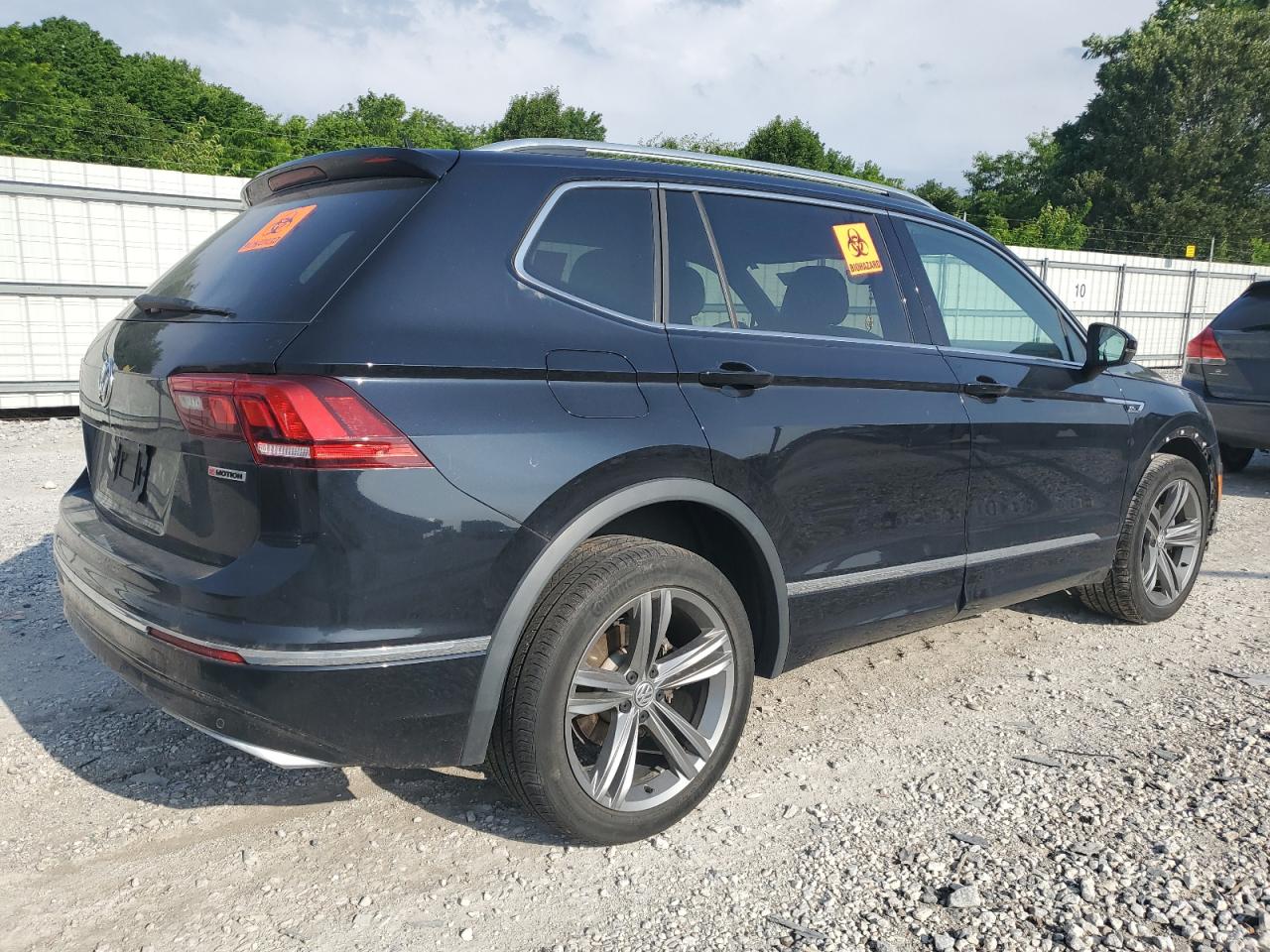 3VV2B7AX3KM060637  volkswagen tiguan 2018 IMG 2