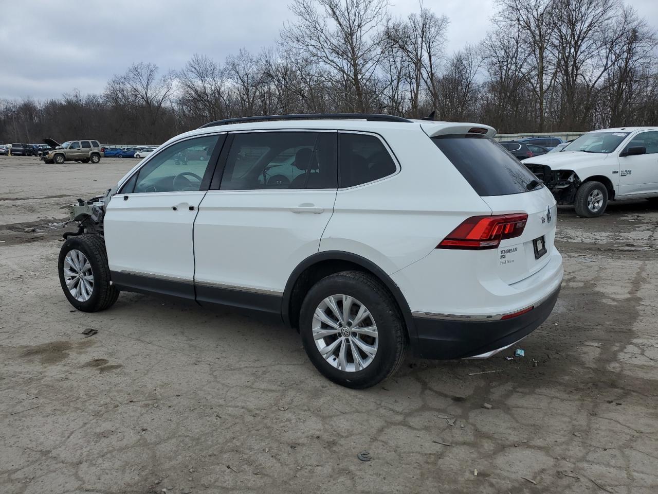 3VV2B7AX4JM106300  volkswagen tiguan 2018 IMG 1