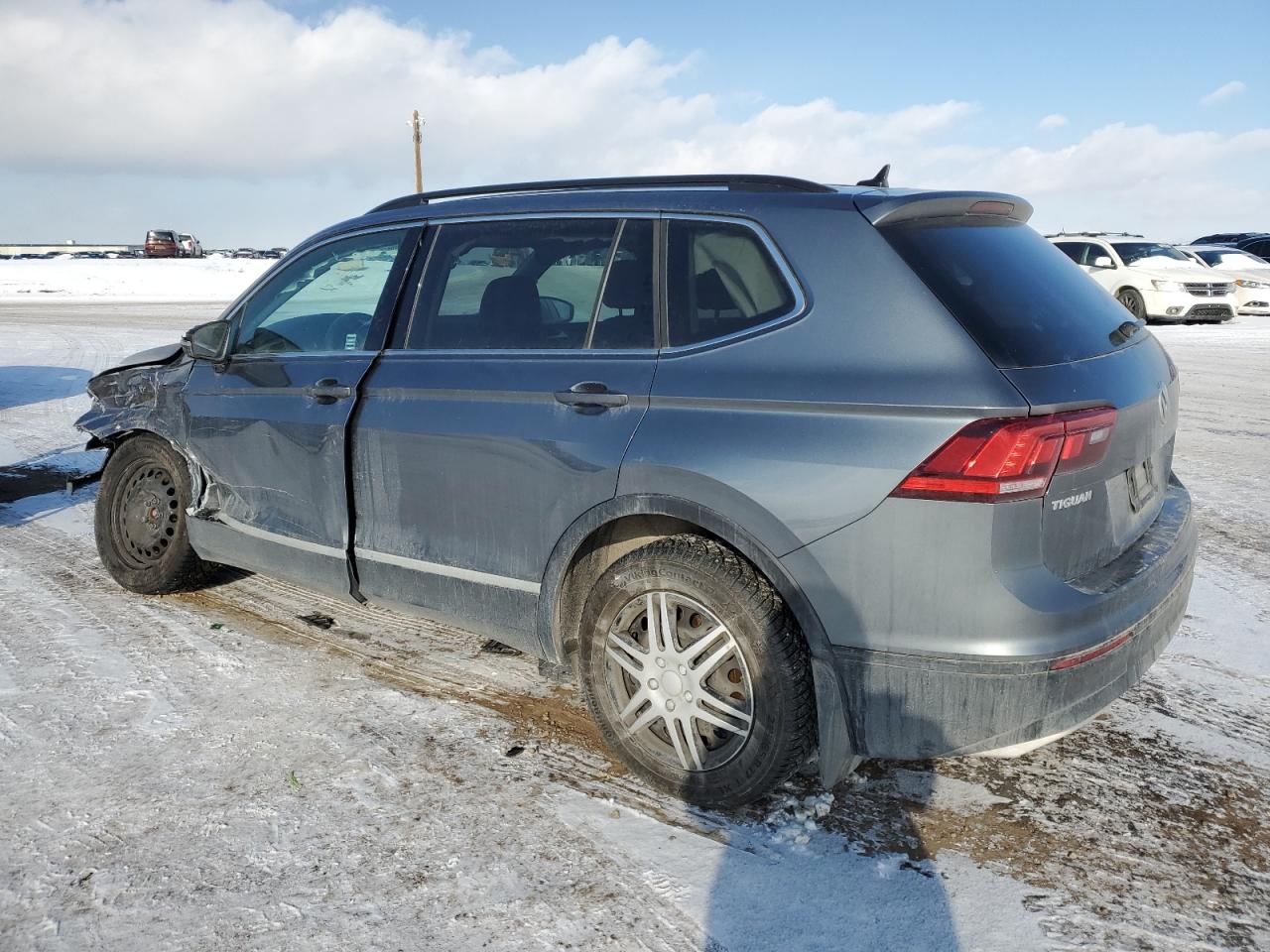 3VV2B7AX4JM216523  volkswagen tiguan 2018 IMG 1