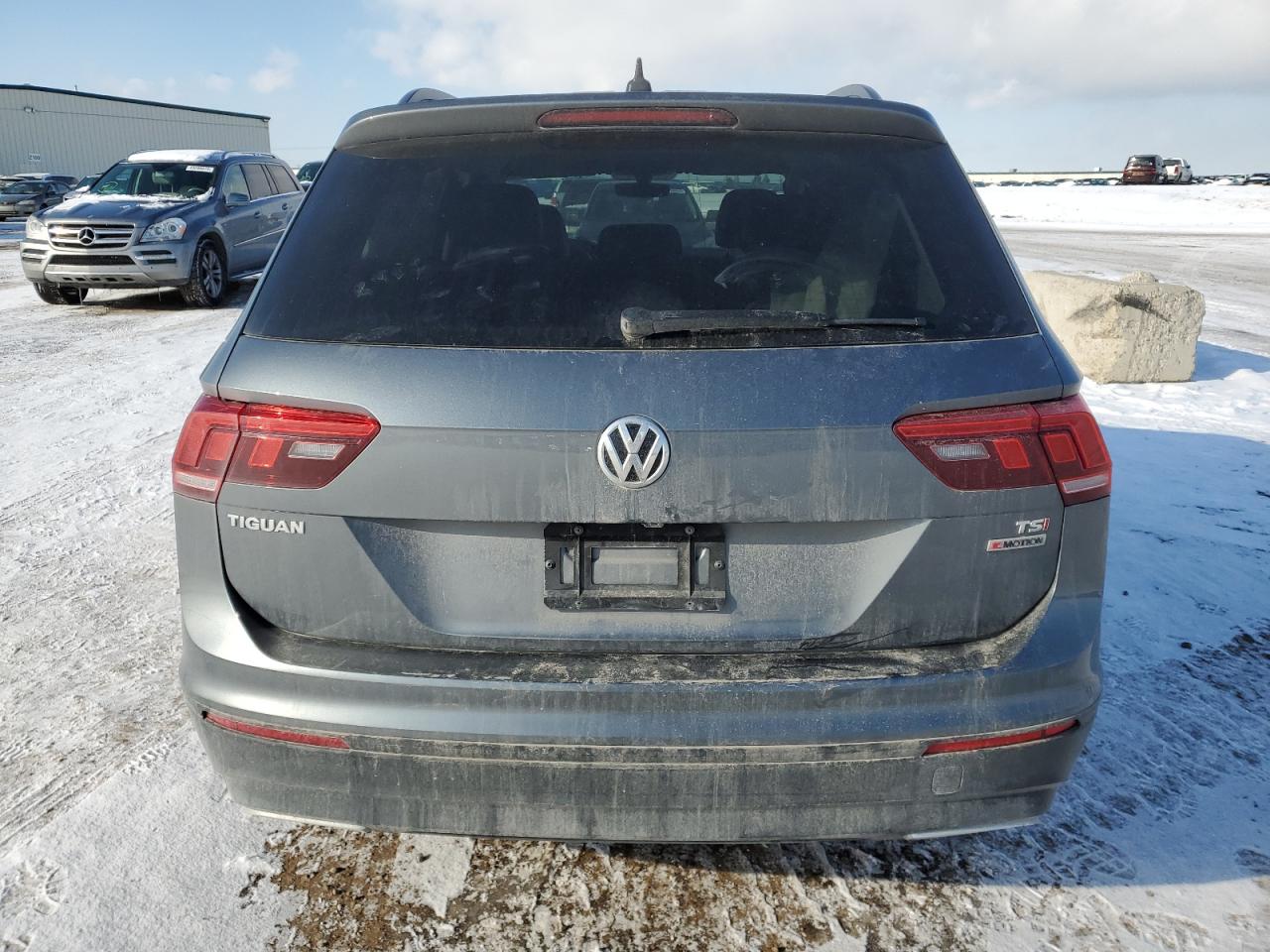 3VV2B7AX4JM216523  volkswagen tiguan 2018 IMG 5