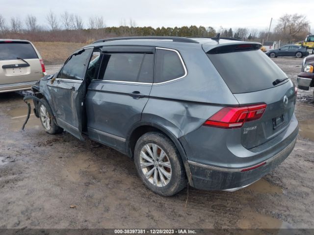 3VV2B7AX4JM221558  volkswagen tiguan 2018 IMG 2