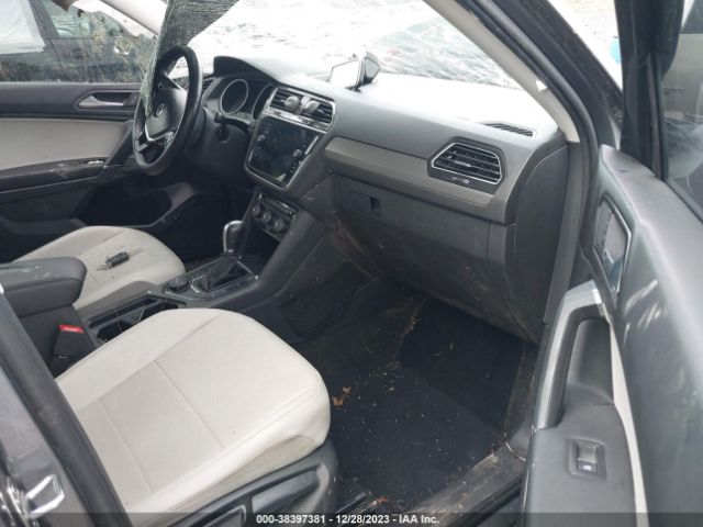 3VV2B7AX4JM221558  volkswagen tiguan 2018 IMG 4