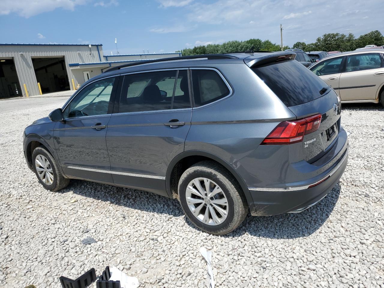 3VV2B7AX6JM121106  volkswagen tiguan 2018 IMG 1