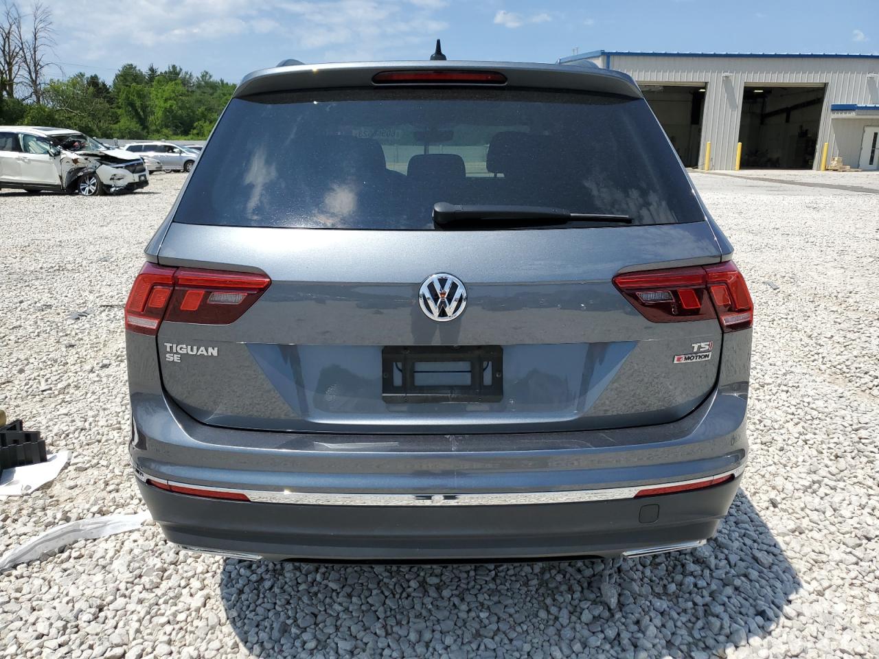 3VV2B7AX6JM121106  volkswagen tiguan 2018 IMG 5