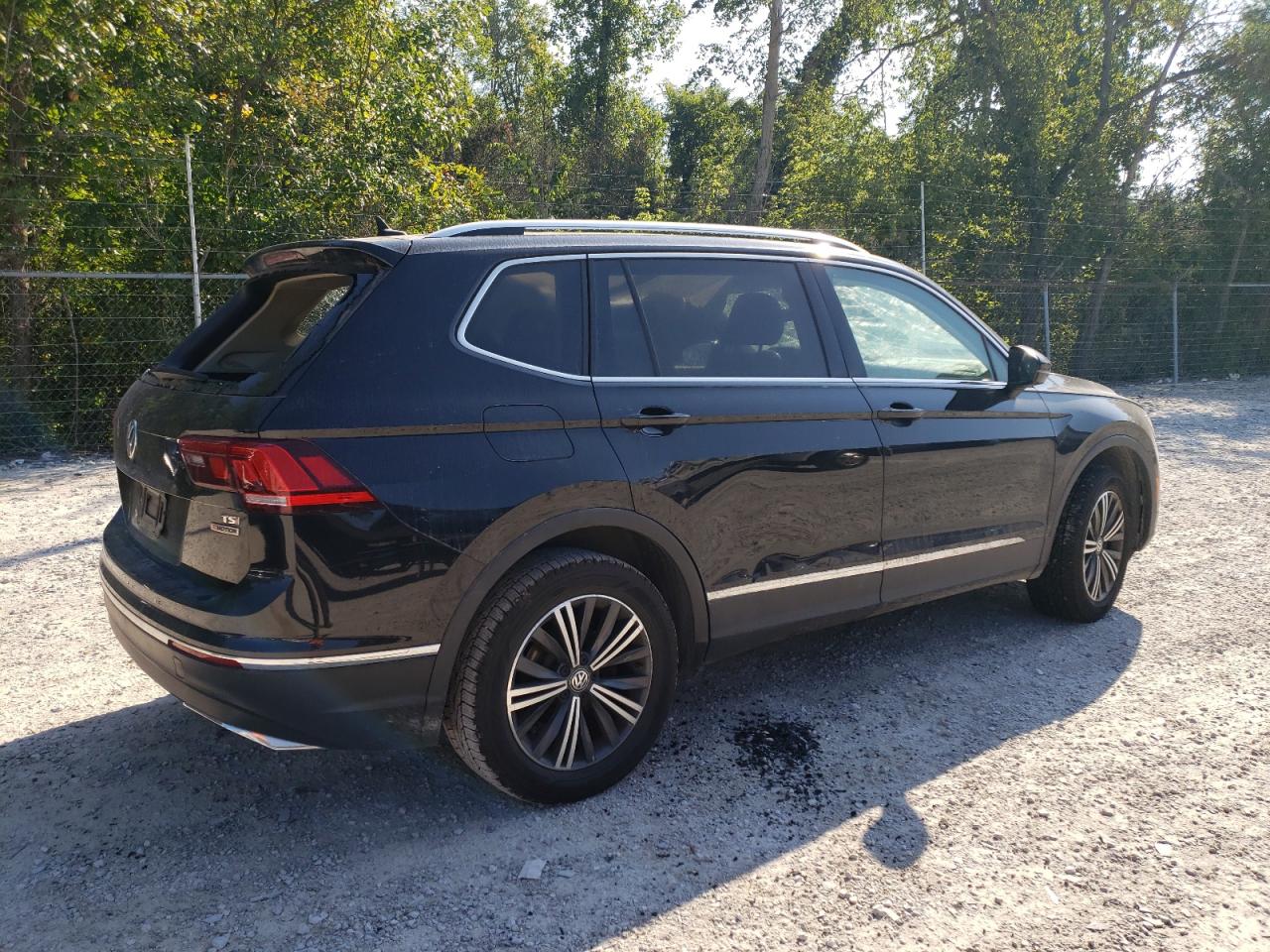 3VV2B7AX6JM133756  volkswagen tiguan 2018 IMG 2