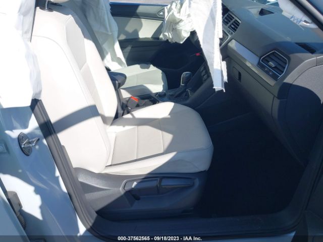 3VV2B7AX6KM019984  volkswagen tiguan 2018 IMG 4