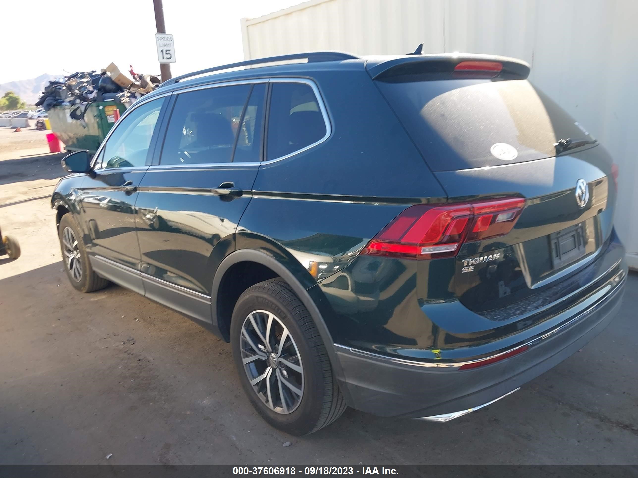 3VV3B7AX2JM008662  volkswagen tiguan 2018 IMG 2