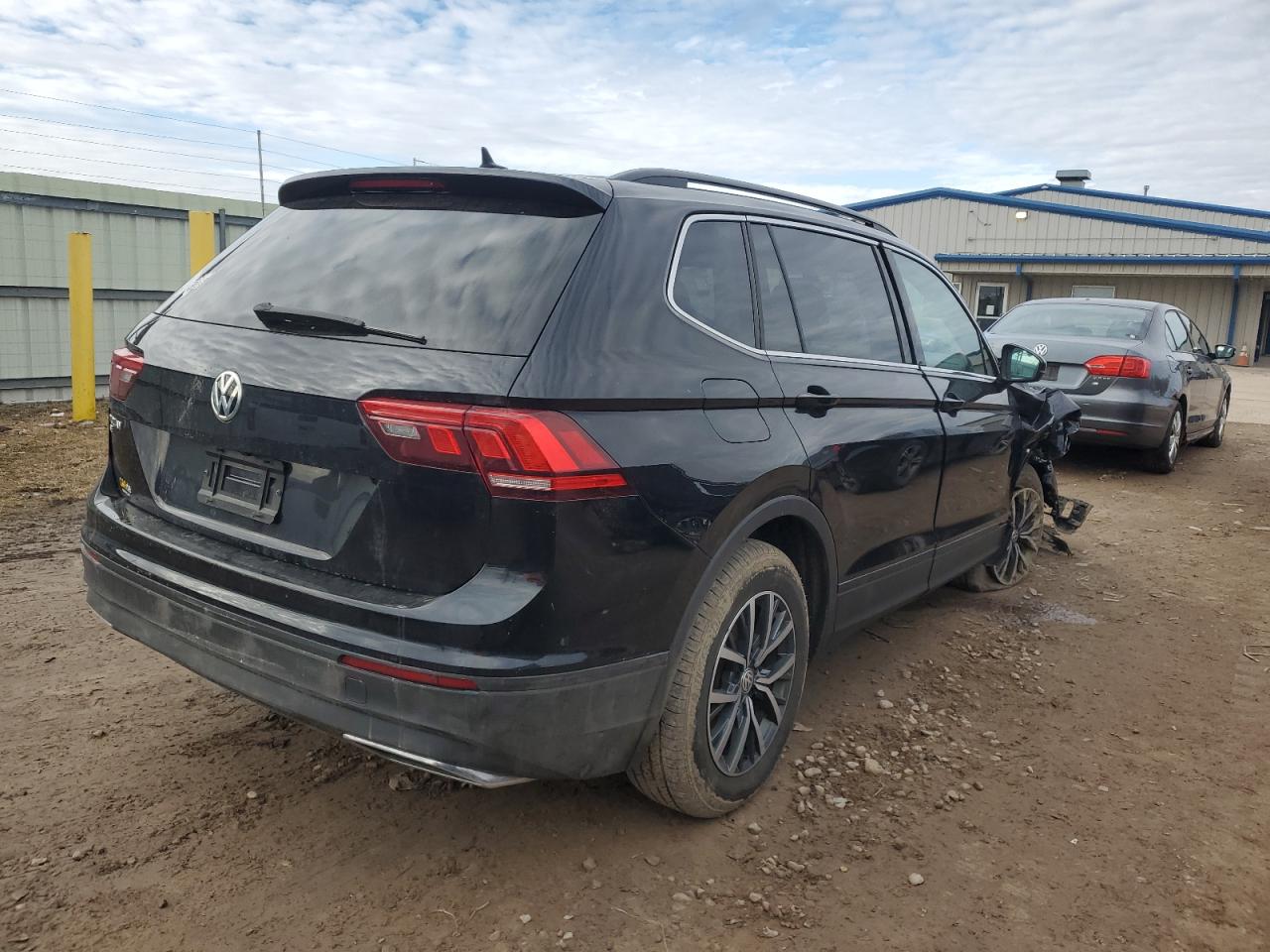 3VV3B7AX6KM019293  volkswagen tiguan 2018 IMG 2