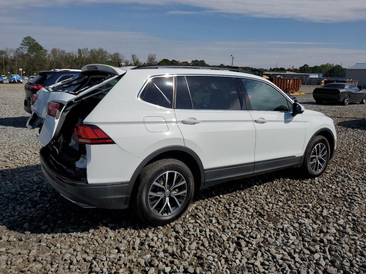 3VV3B7AX6KM037387  volkswagen tiguan 2019 IMG 2