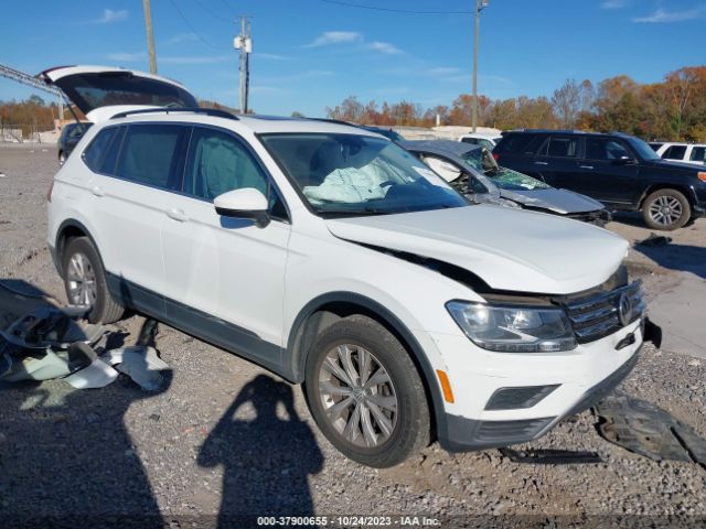 3VV3B7AX8JM128787  volkswagen tiguan 2018 IMG 0