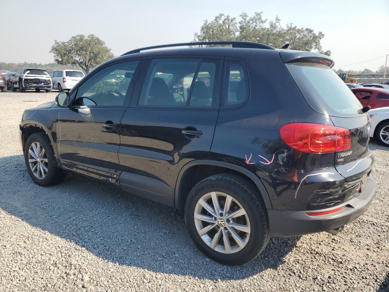 WVGAV7AX6JK003044  volkswagen  2018 IMG 1