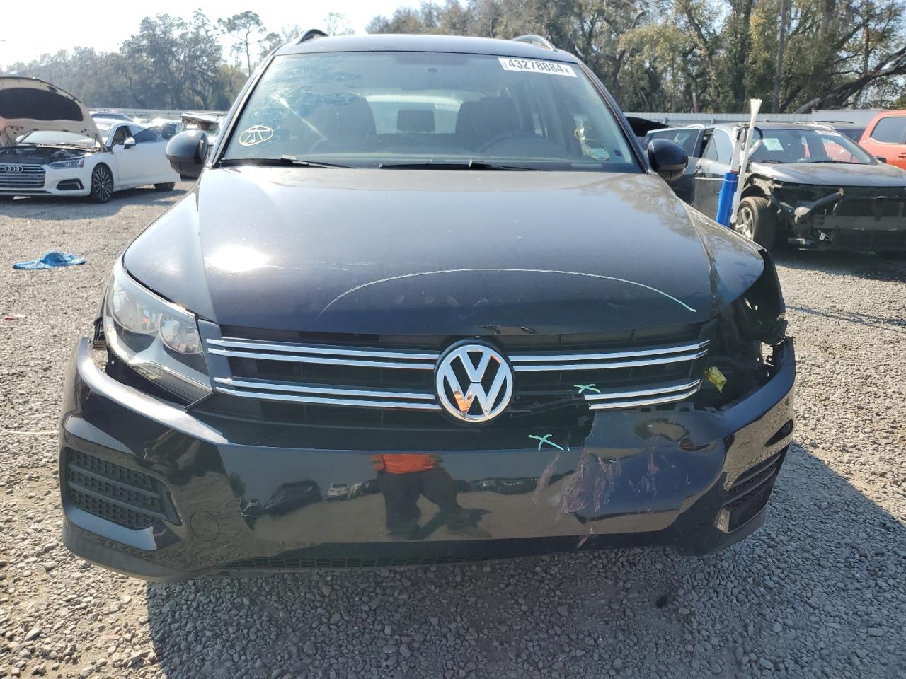 WVGAV7AX6JK003044  volkswagen  2018 IMG 4