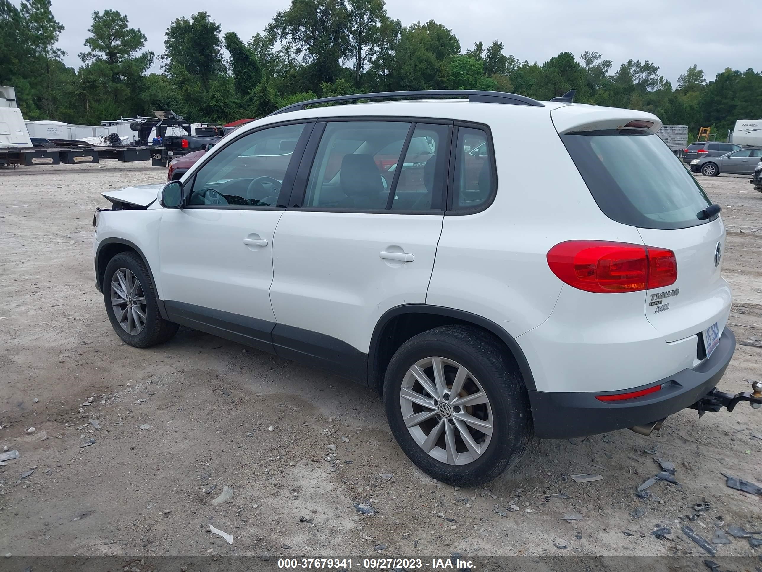 WVGBV7AX5JK002634  volkswagen tiguan 2018 IMG 2