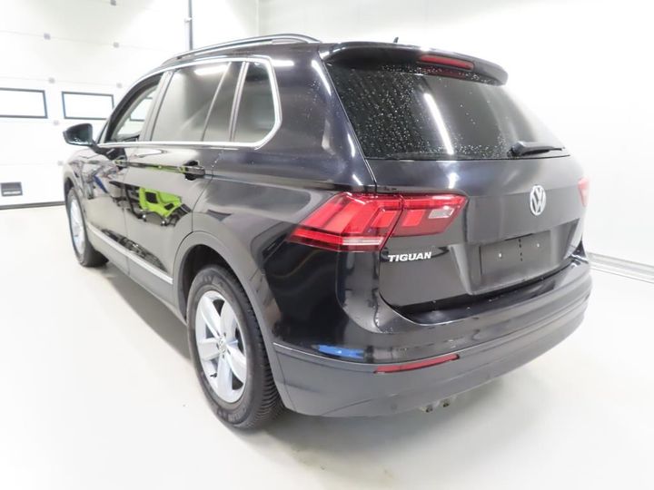 WVGZZZ5NZJW982591  volkswagen tiguan 2018 IMG 2