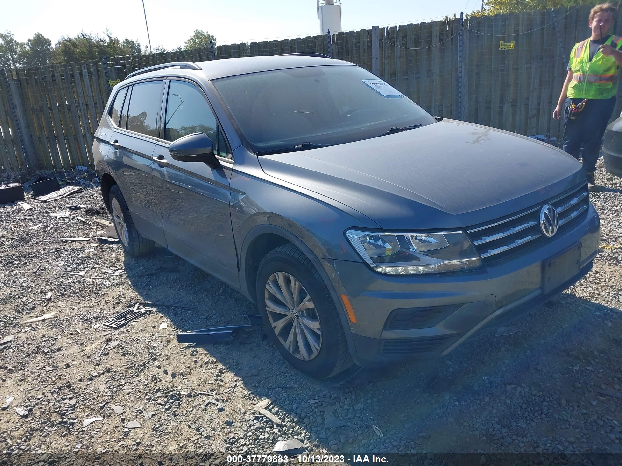 3VV0B7AX9KM159566  volkswagen tiguan 2019 IMG 0