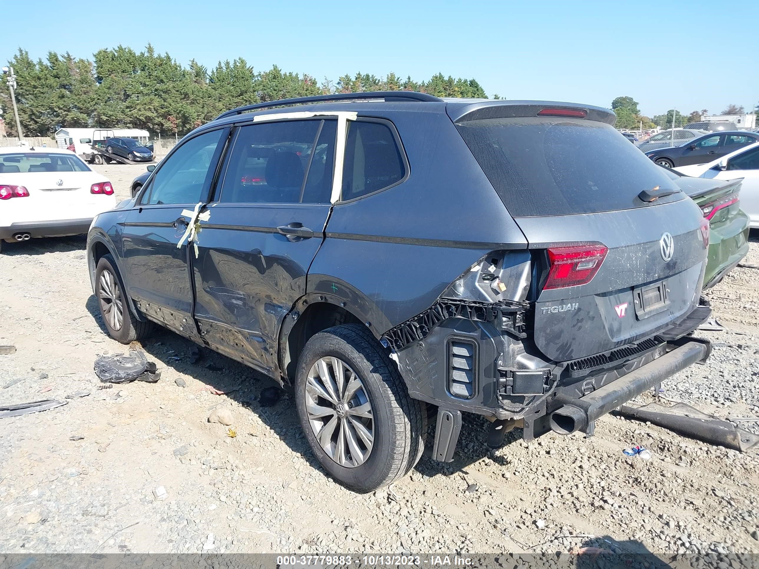 3VV0B7AX9KM159566  volkswagen tiguan 2019 IMG 2