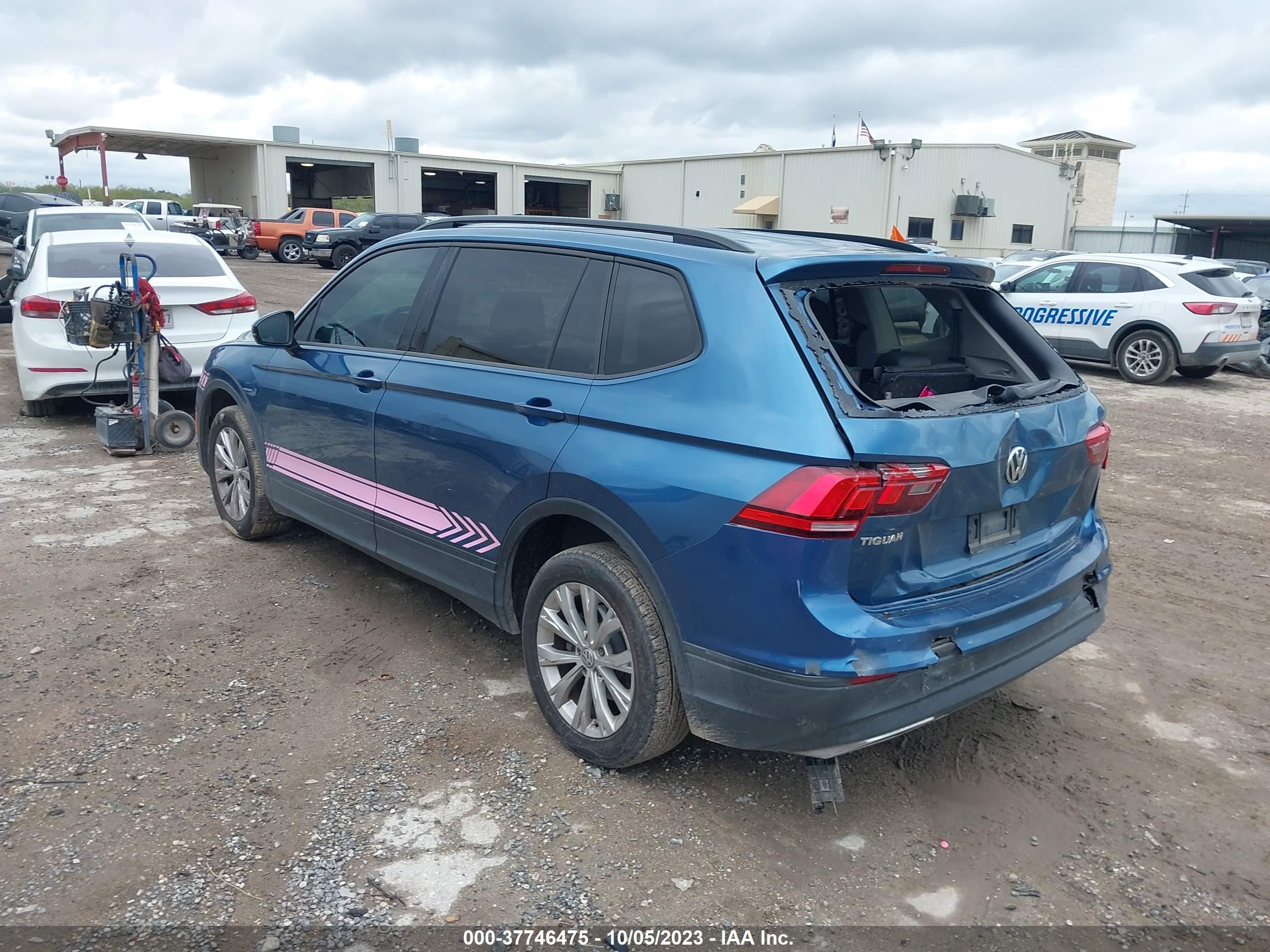 3VV1B7AX4KM100798  volkswagen tiguan 2019 IMG 2