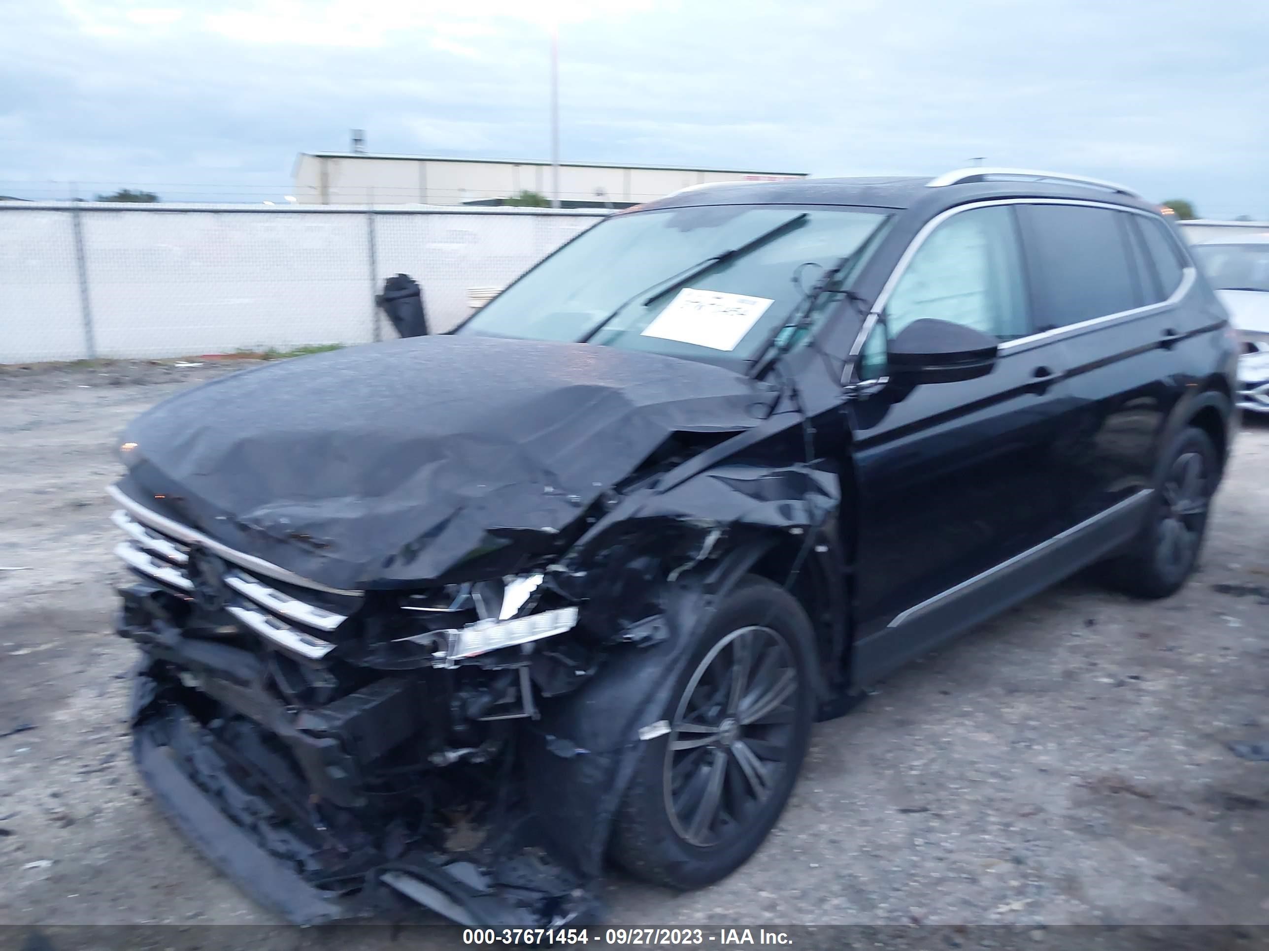 3VV3B7AX1KM138191  volkswagen tiguan 2019 IMG 1