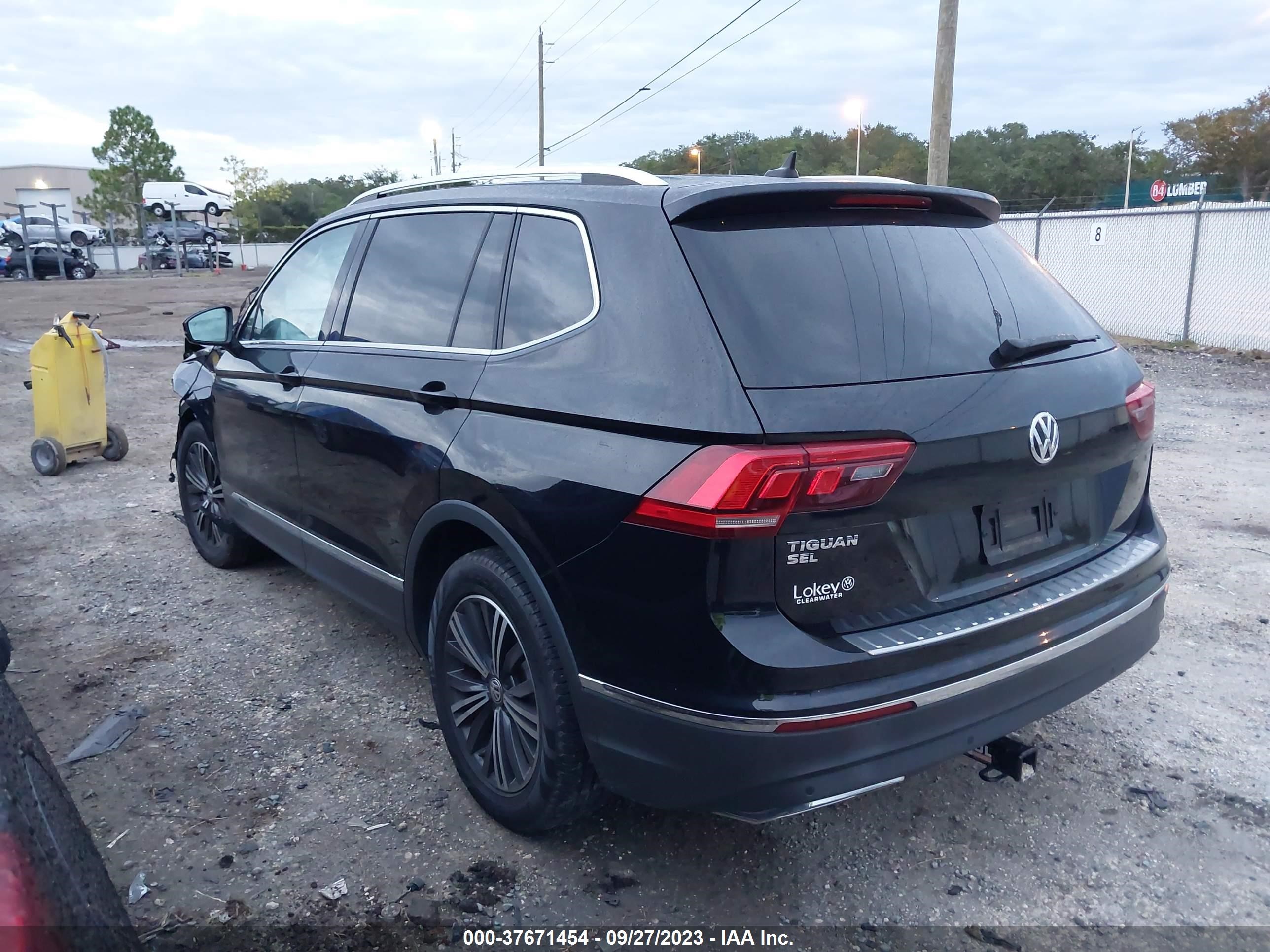 3VV3B7AX1KM138191  volkswagen tiguan 2019 IMG 2