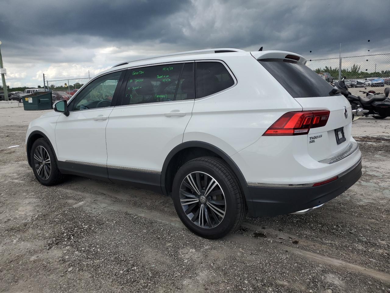 3VV3B7AX8KM087837  volkswagen tiguan 2019 IMG 1