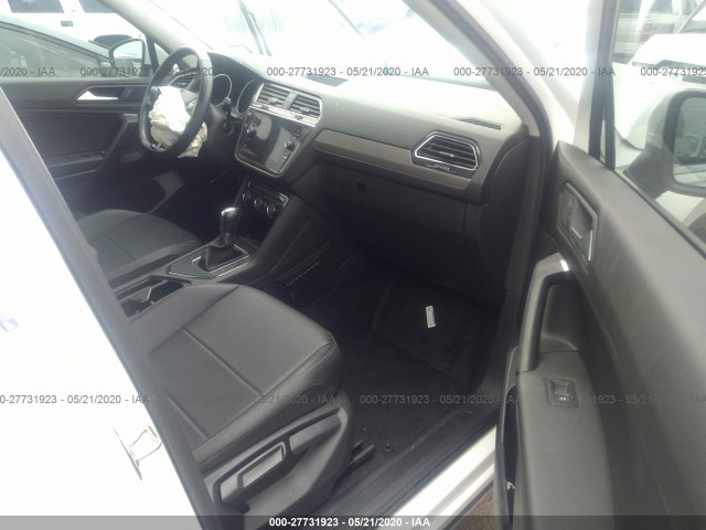 3VV3B7AXXKM087998  volkswagen tiguan 2019 IMG 4