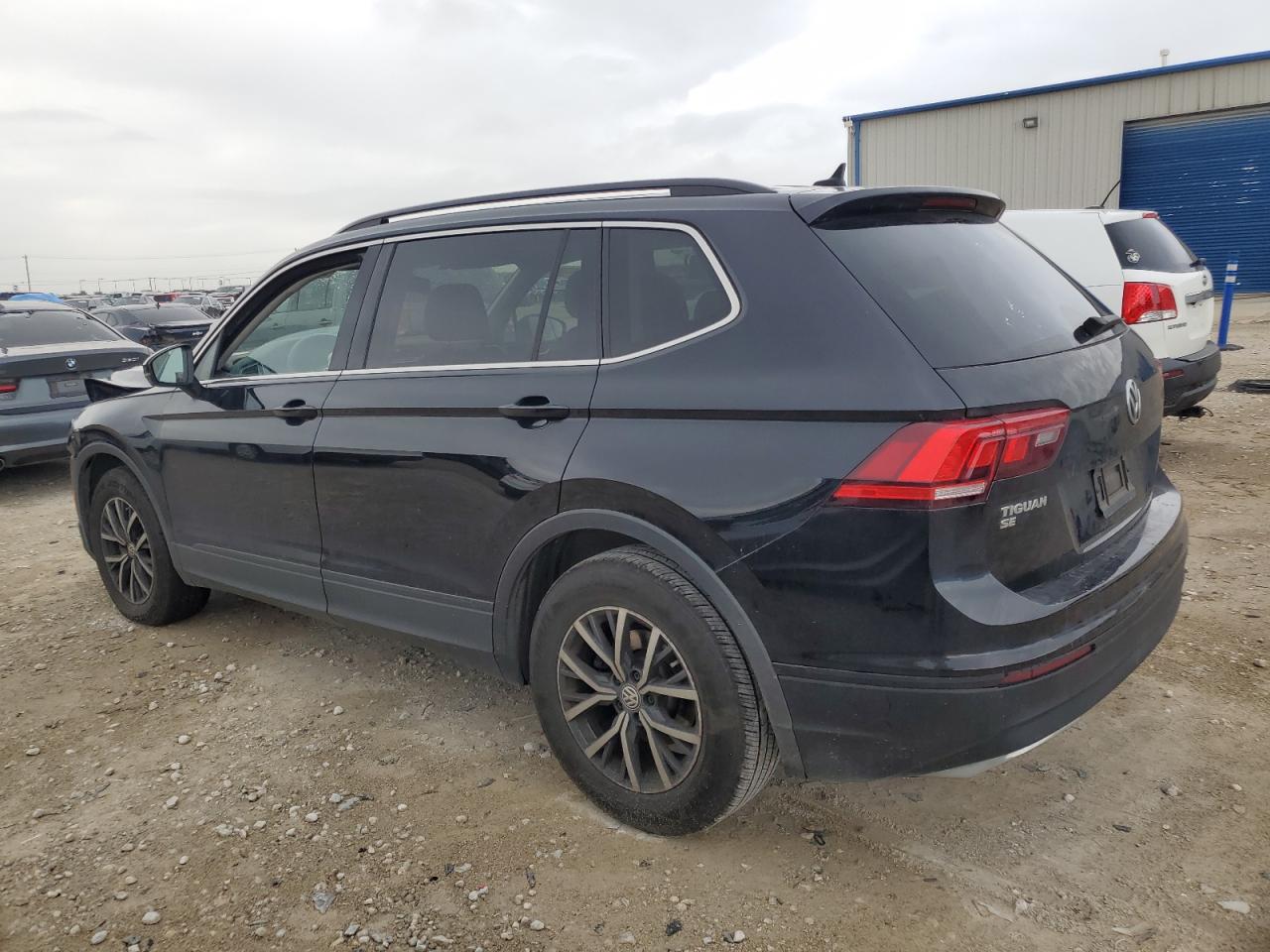 3VV3B7AXXKM140862  volkswagen tiguan 2019 IMG 1