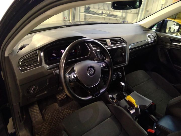 WVGZZZ5NZKW851237  volkswagen tiguan 2019 IMG 3