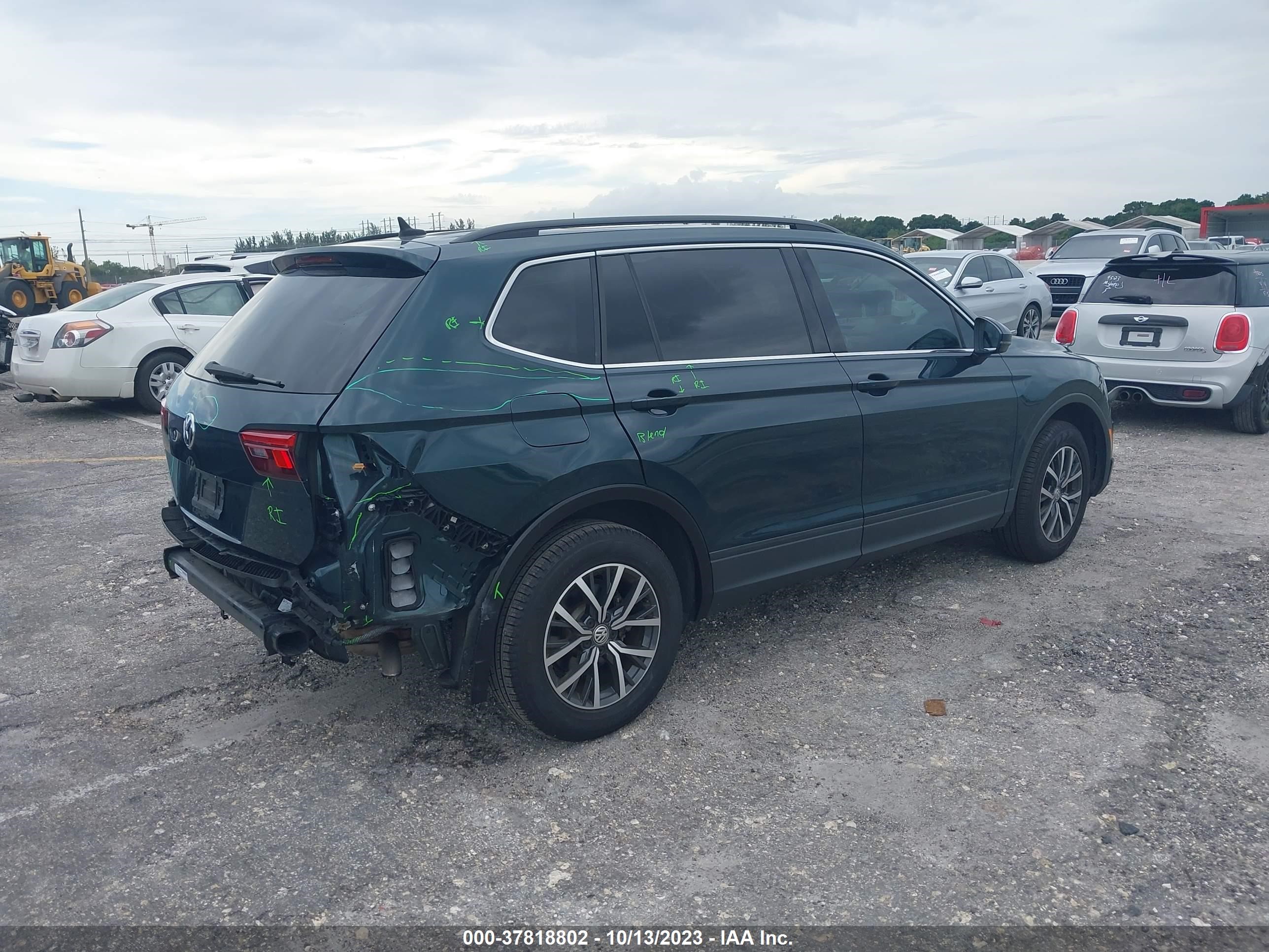 3VV3B7AX0KM060776  volkswagen  2019 IMG 3