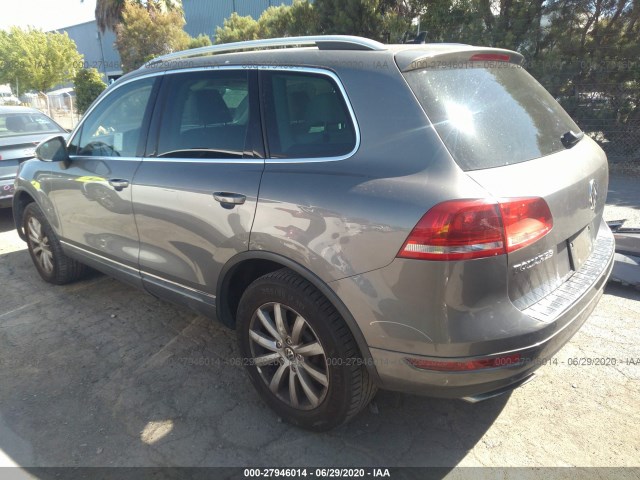 WVGFF9BP5BD000834  volkswagen touareg 2011 IMG 2