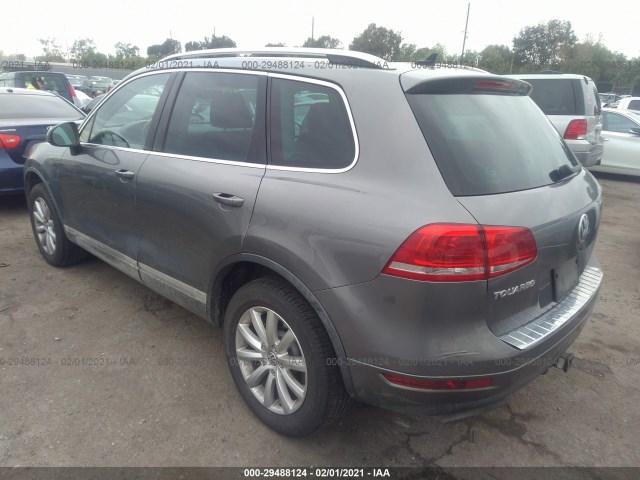 WVGFF9BP8BD001038  volkswagen touareg 2011 IMG 2