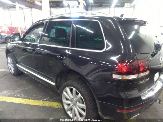 WVGFK7A9XAD003620  volkswagen touareg 2010 IMG 2