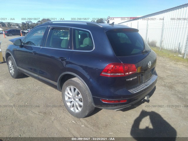 WVGFF9BP1CD002601  volkswagen touareg 2012 IMG 2