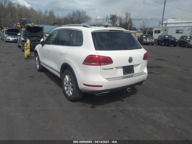 WVGFK9BP4BD004210  volkswagen touareg 2011 IMG 2