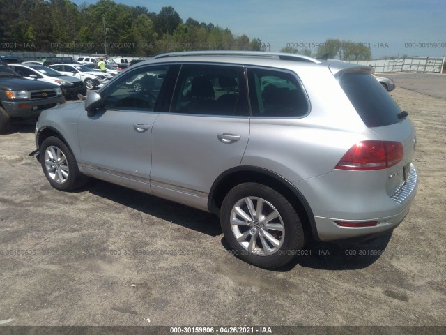 WVGEF9BP1DD003261  volkswagen touareg 2013 IMG 2