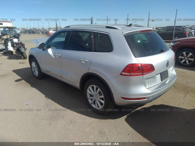 WVGEF9BP8ED004599  volkswagen touareg 2014 IMG 2