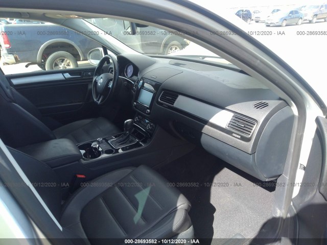 WVGEF9BP8ED004599  volkswagen touareg 2014 IMG 4